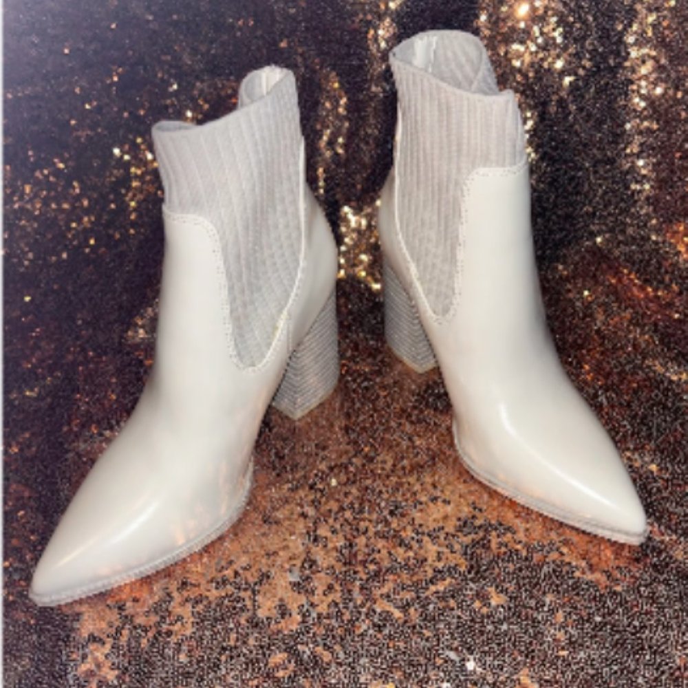 Size 5 White Booties w/ Stretch Cloth Ankle for comfort